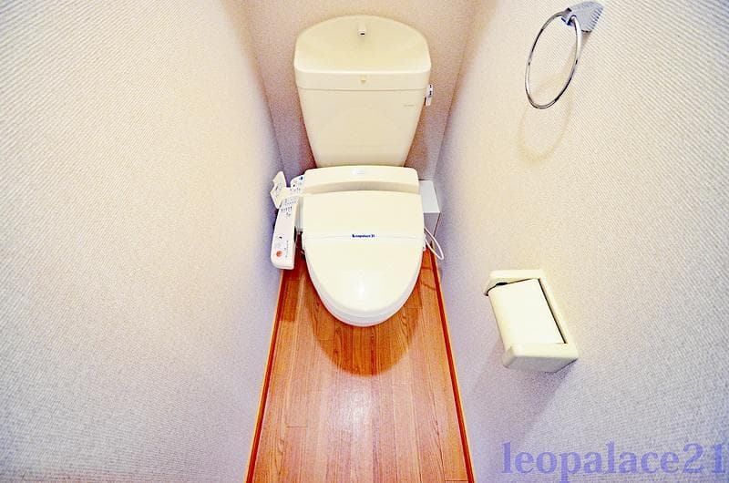 Room image 13