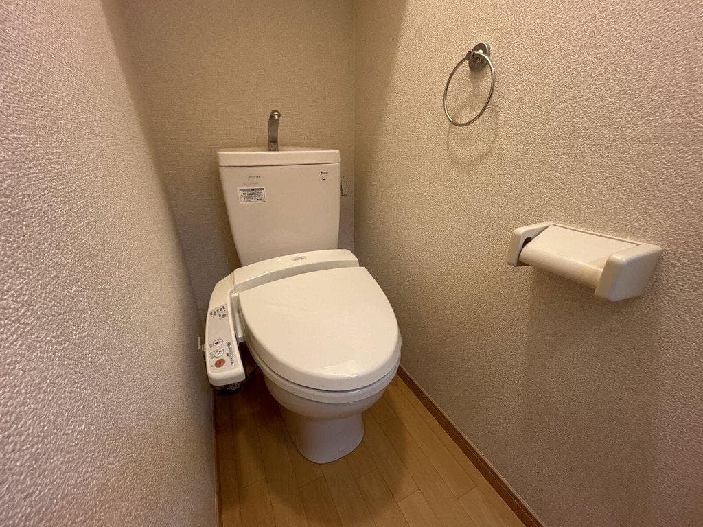 Room image 8