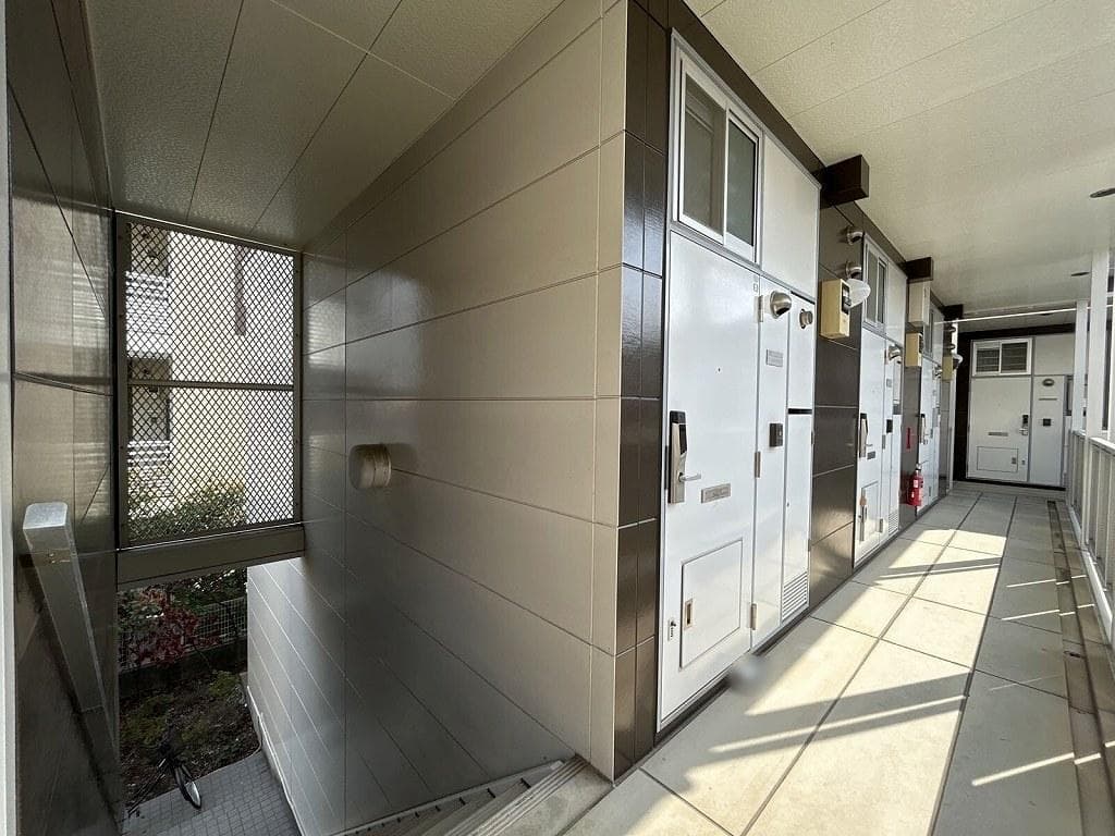 Room image 11