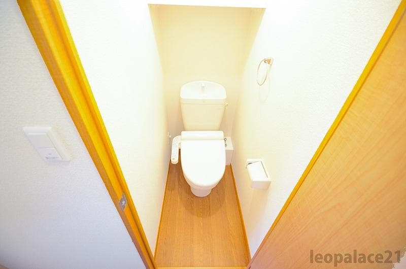 Room image 12