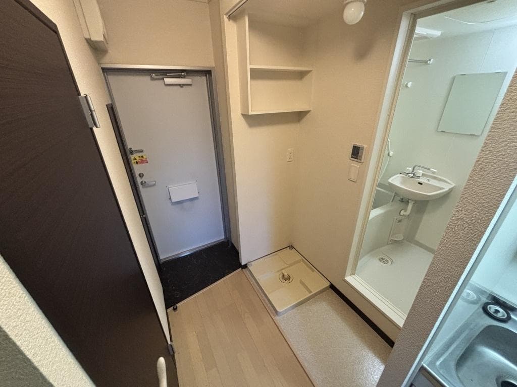 Room image 11