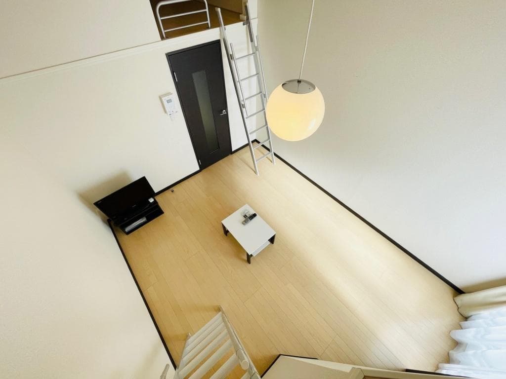 Preview interior of LEONEXT Higashicho