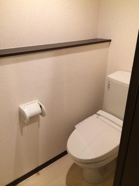 Room image 10
