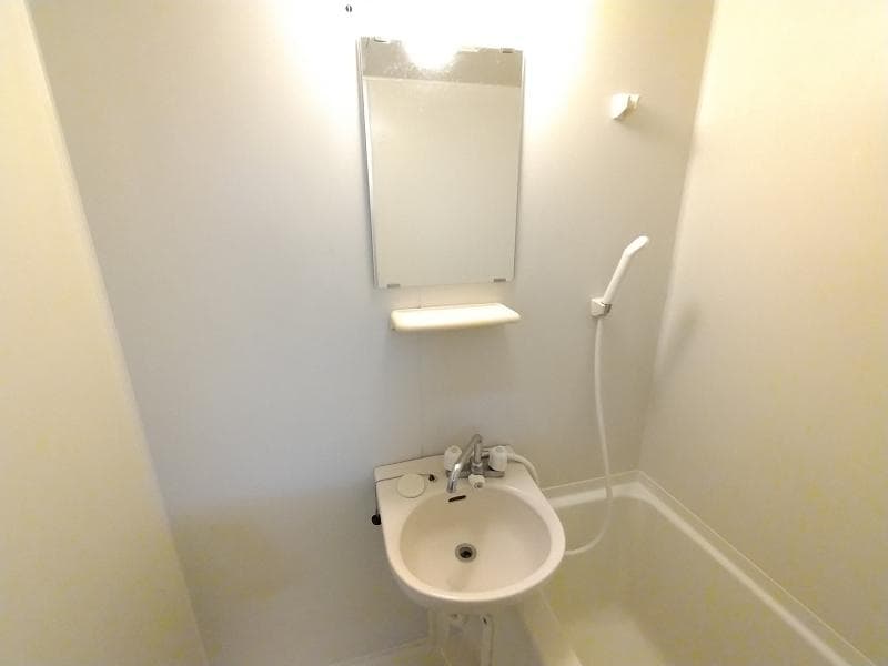 Room image 8