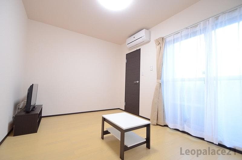 Room image 12