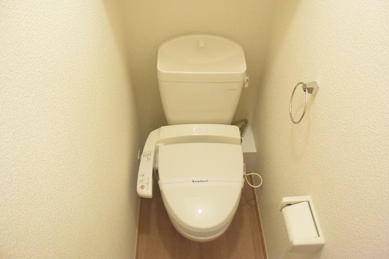 Room image 8
