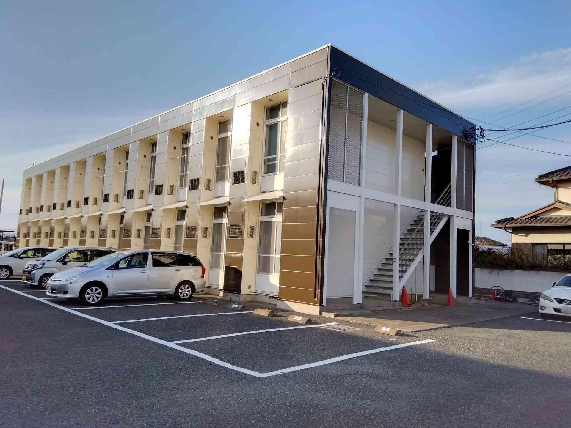 Main exterior of leopalace Aillis