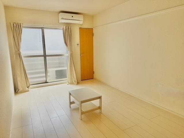 Preview interior of CLEINO Tiara