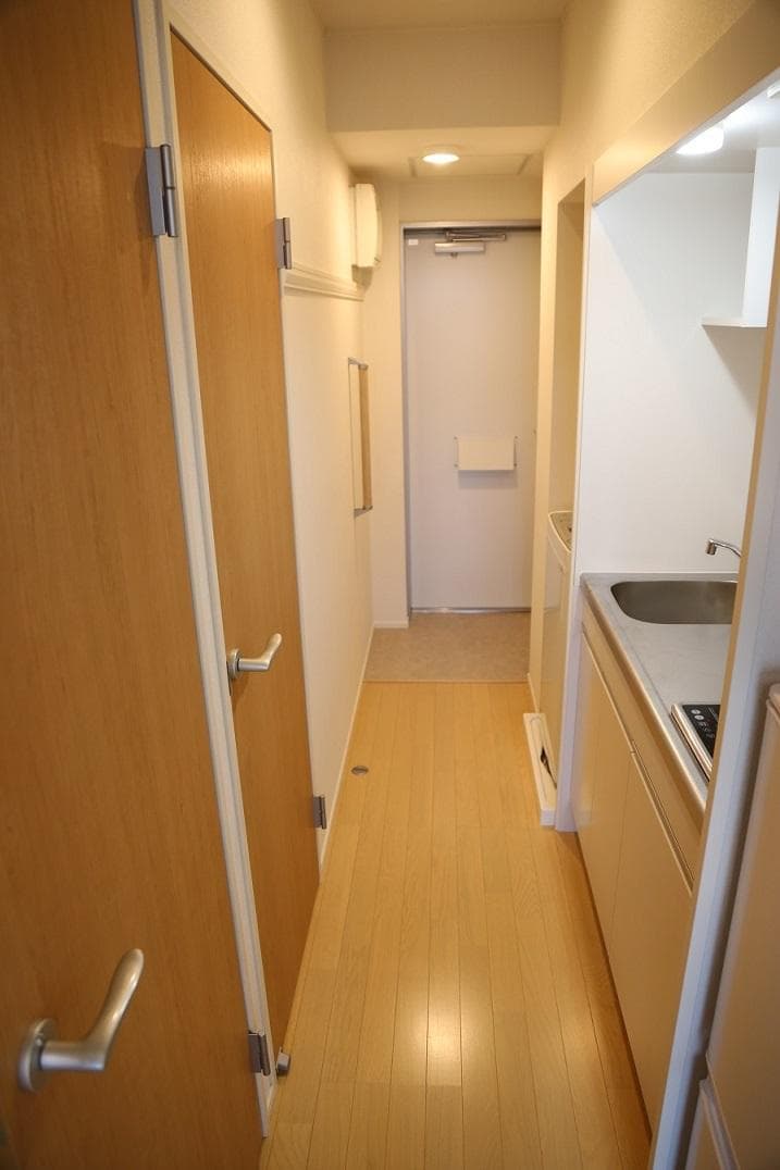 Room image 8