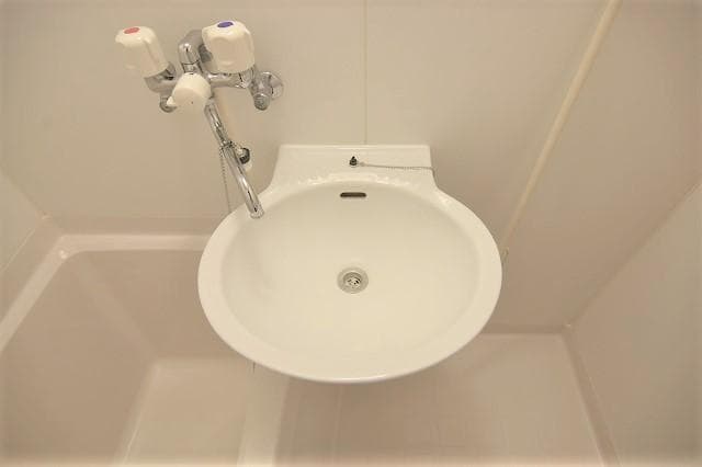 Room image 8