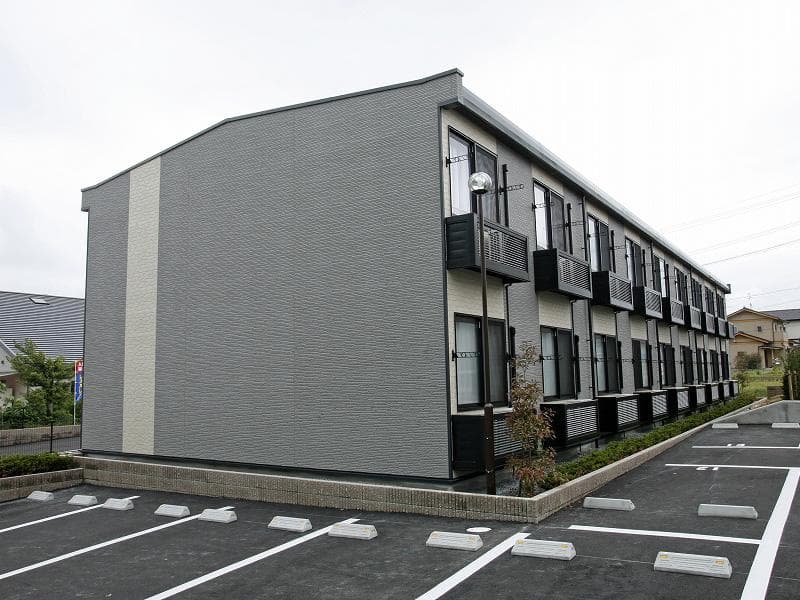 Main exterior of leopalace Aillis Gakkendai I
