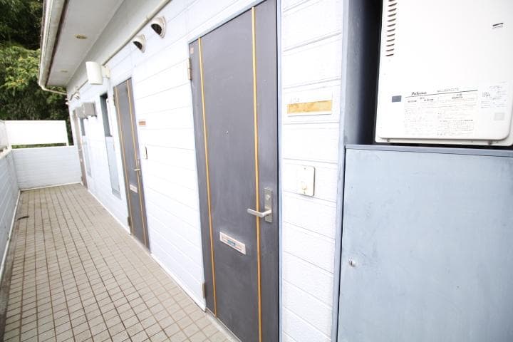 Room image 12
