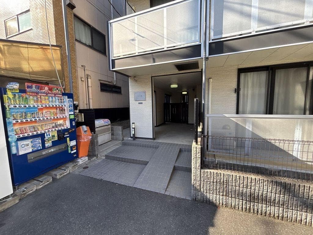 Room image 10