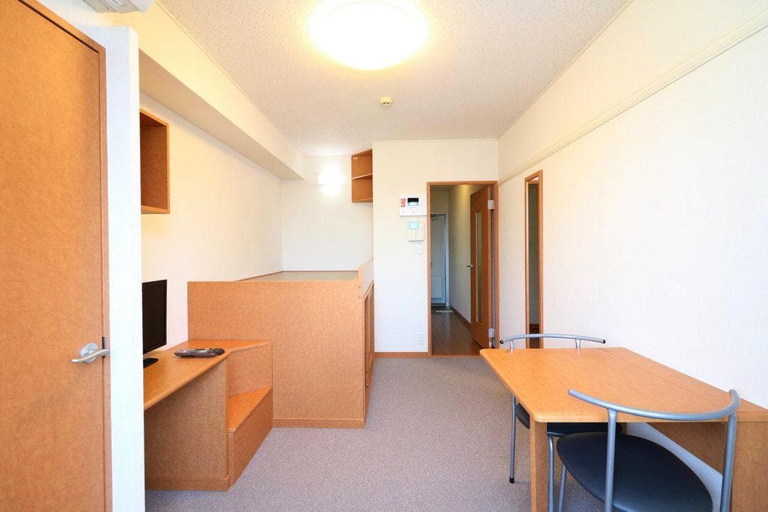 Room image 10