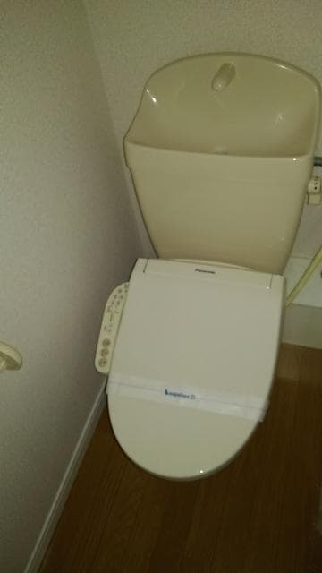 Room image 11