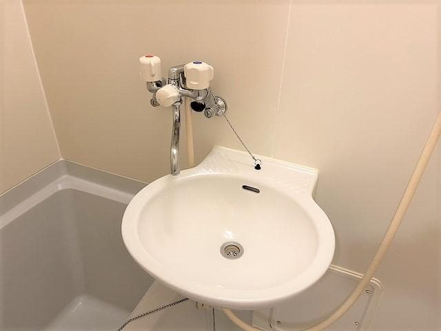 Room image 8