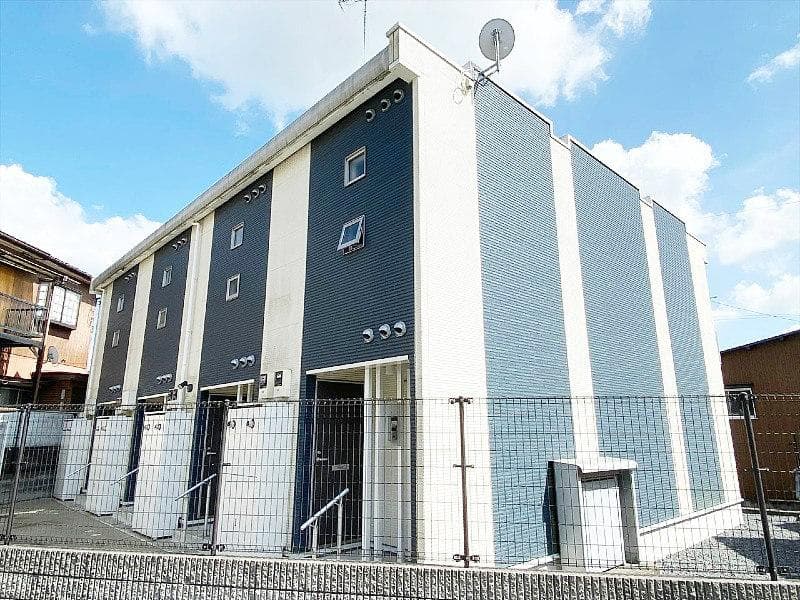 Main exterior of LEONEXT Narita Sando