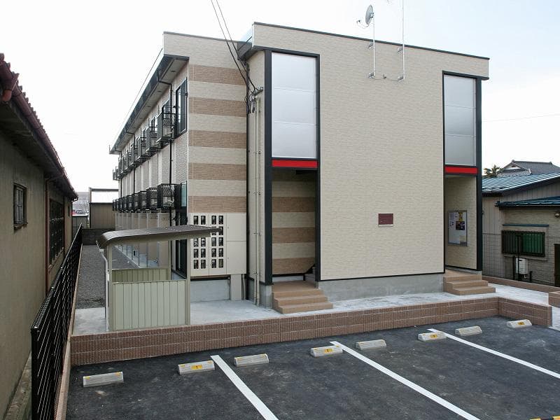Main exterior of leopalace Houhaccho