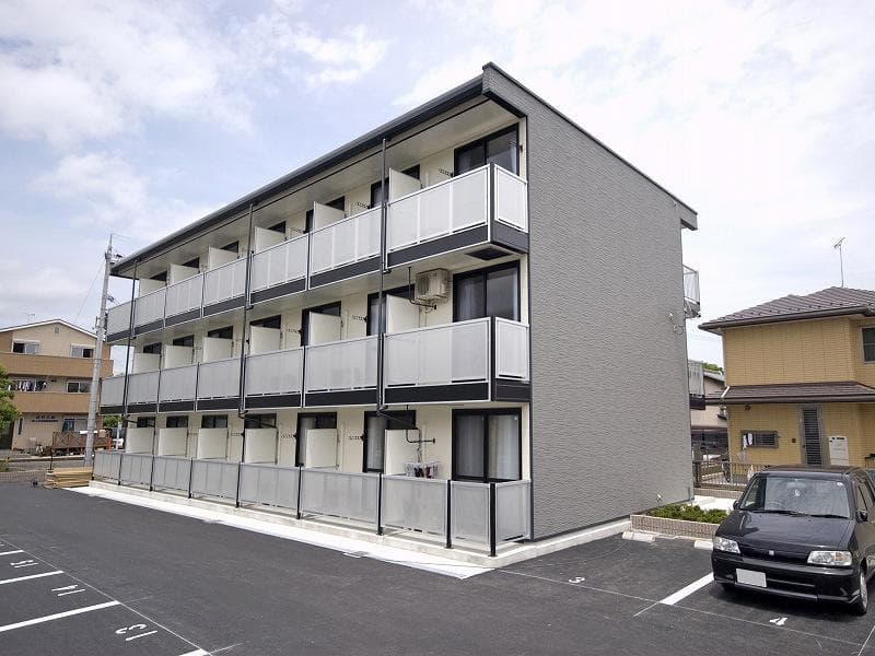 Main exterior of leopalace Saigawa