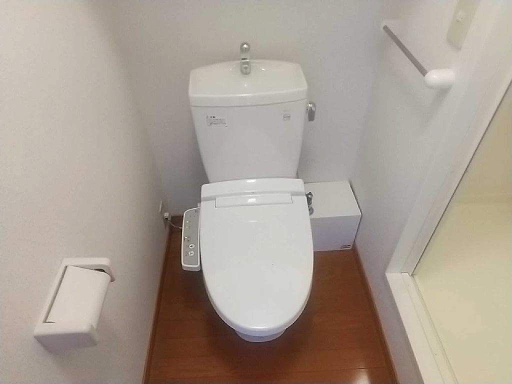 Room image 8