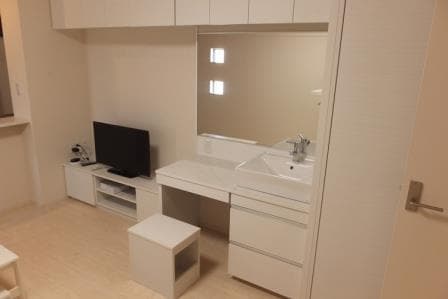 Preview interior of MIRANDA Koizumi