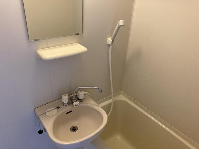Room image 8