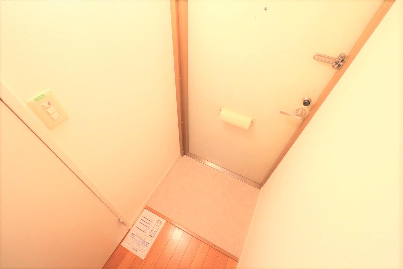 Room image 15