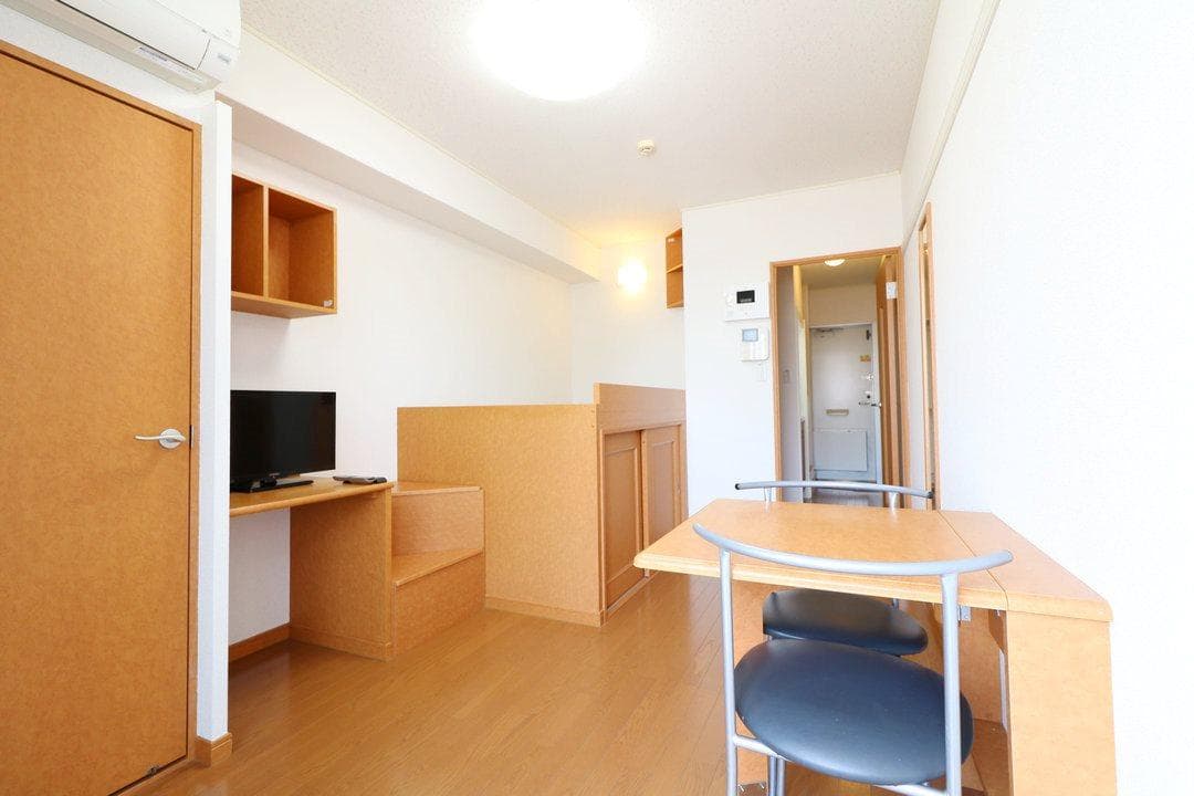 Room image 10
