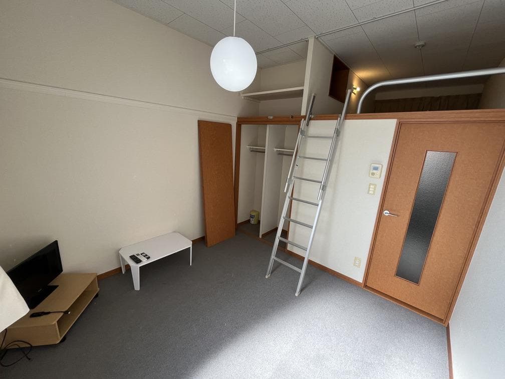 Room image 13