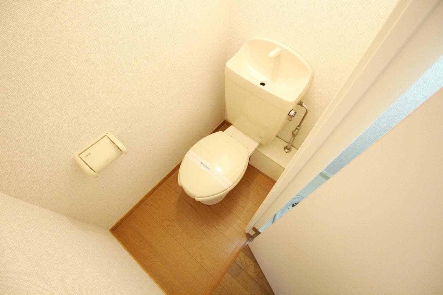 Room image 9
