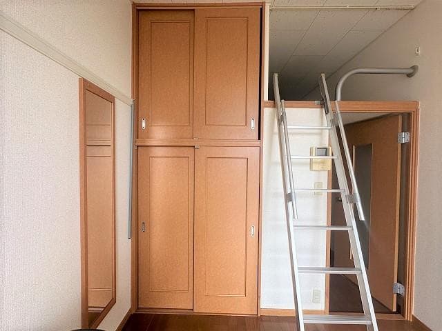 Room image 10