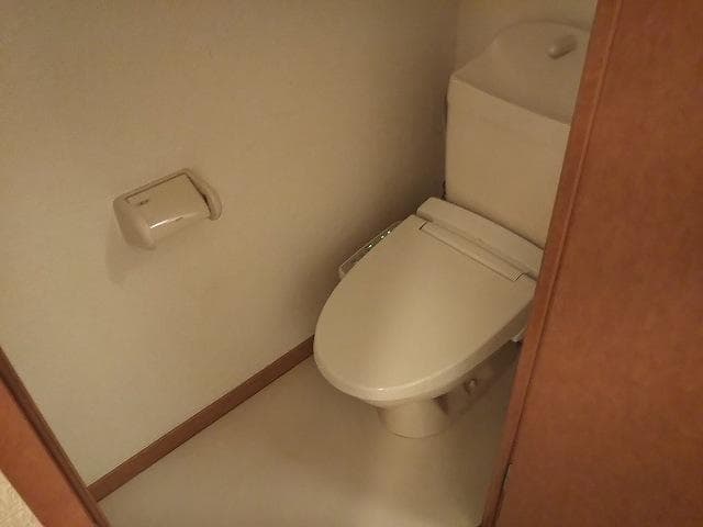 Room image 8