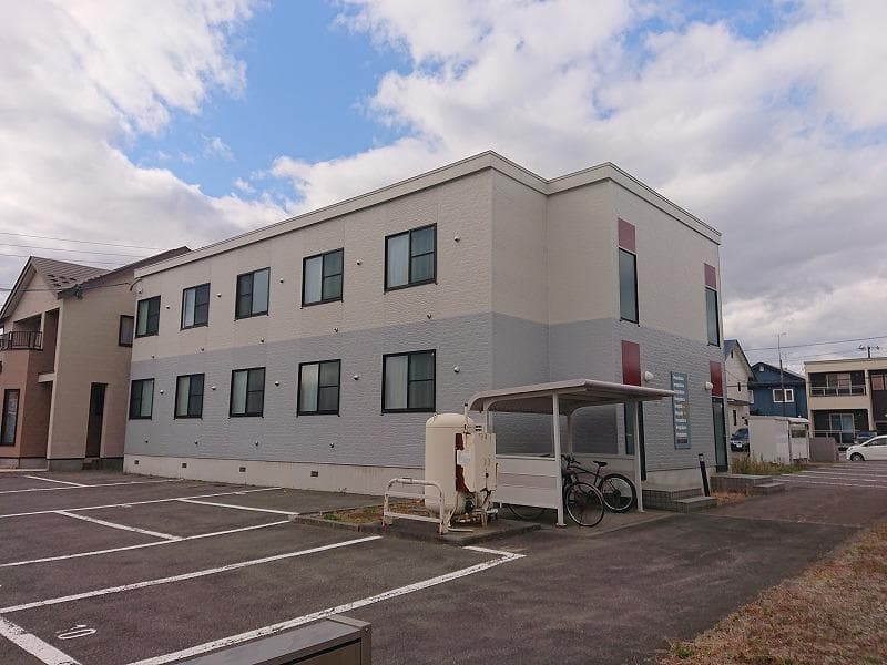 Main exterior of leopalace Claire II