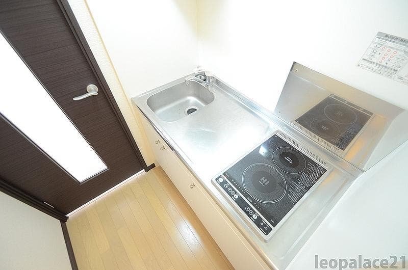 Room image 8