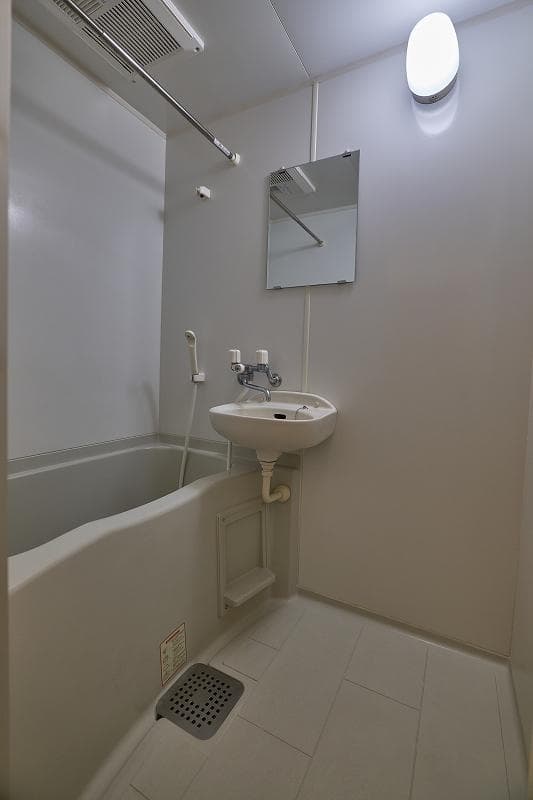 Room image 16