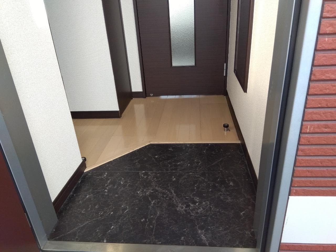 Preview interior of LEONEXT TRY