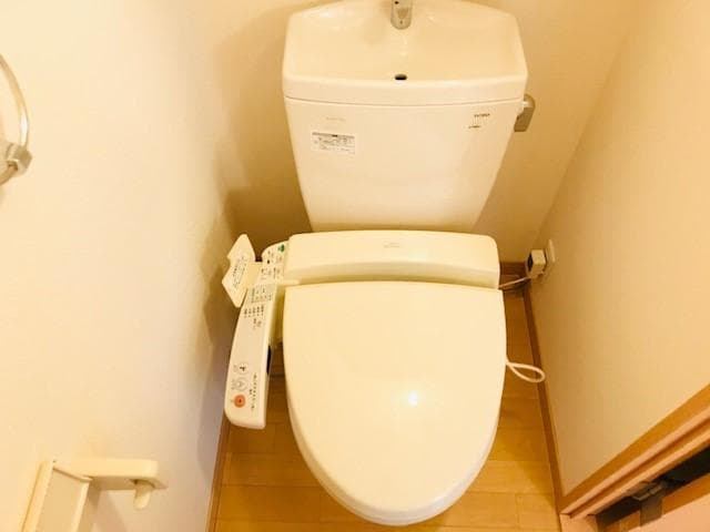 Room image 12