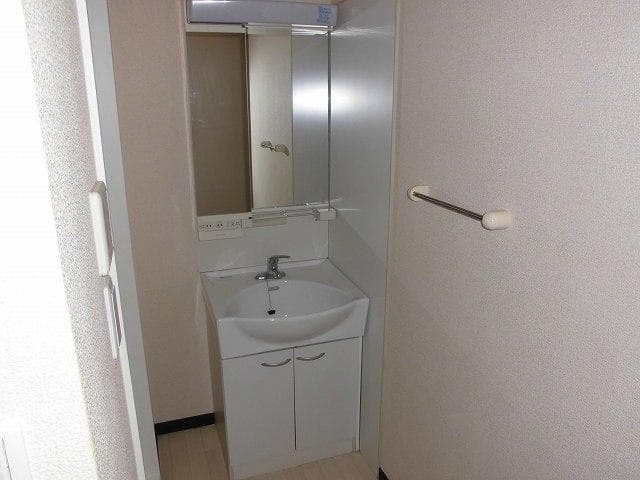 Room image 12