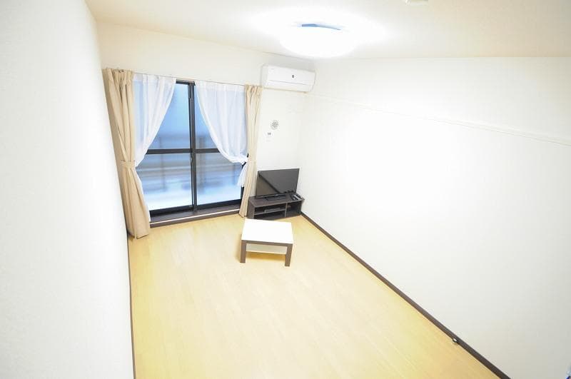 Room image 11