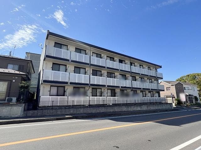 Main exterior of leopalace Hinata