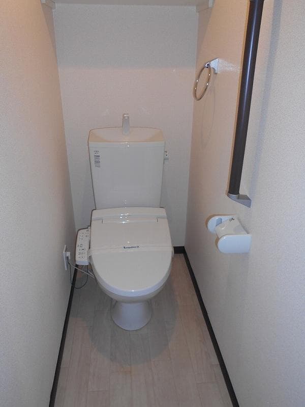 Room image 12