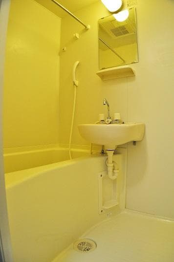 Room image 12