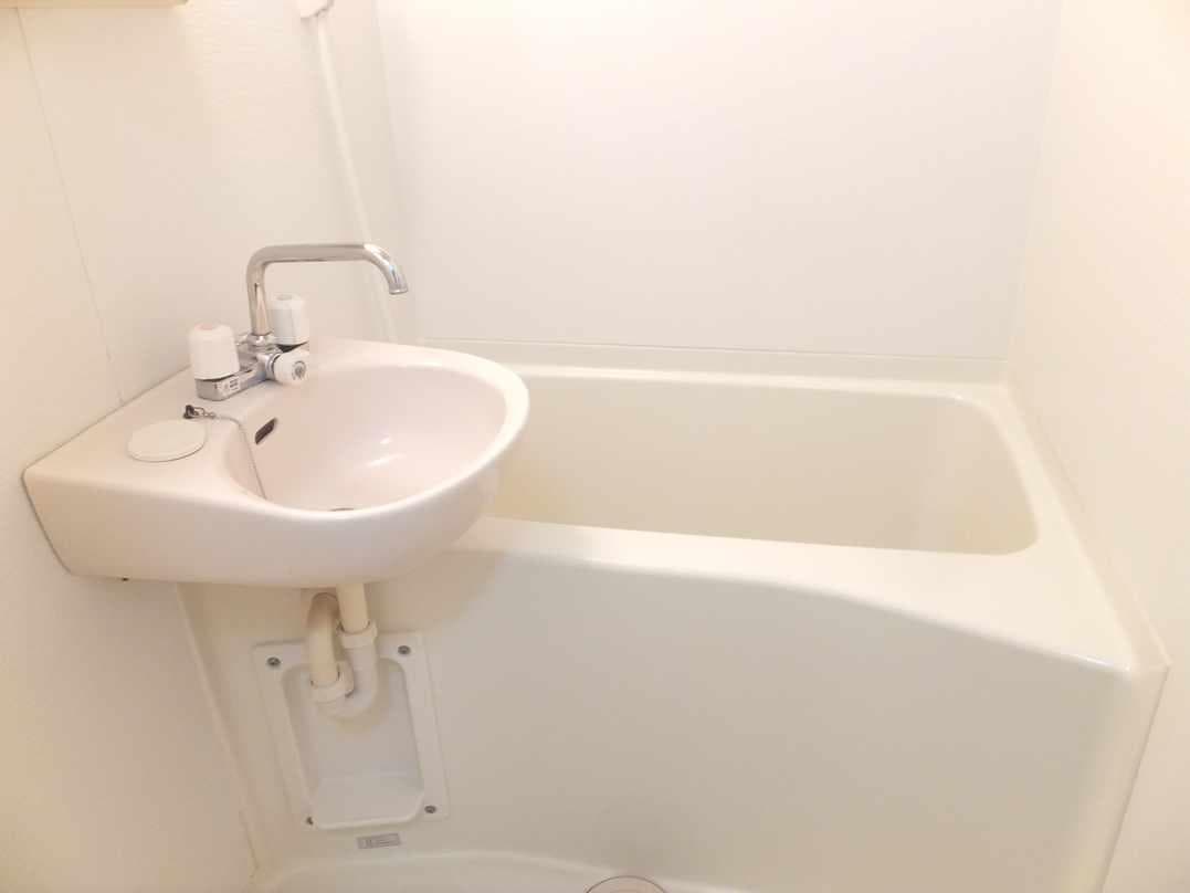 Room image 8