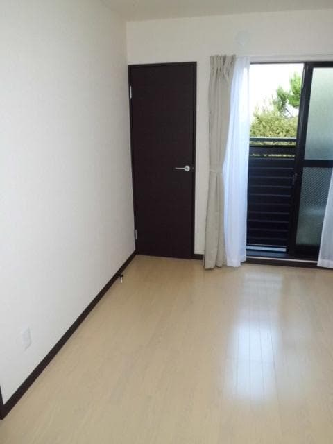 Preview interior of LEONEXT OTANI III