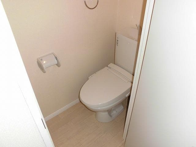 Room image 10