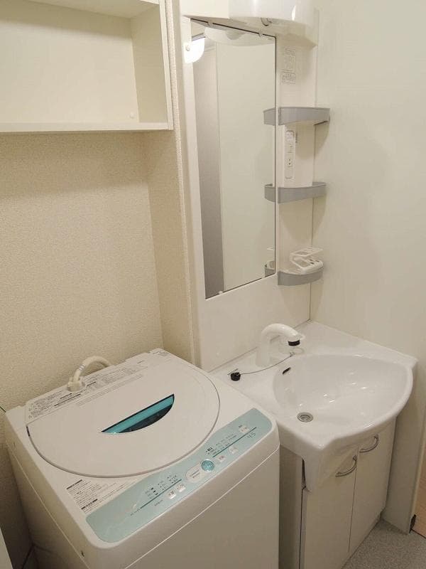 Room image 8