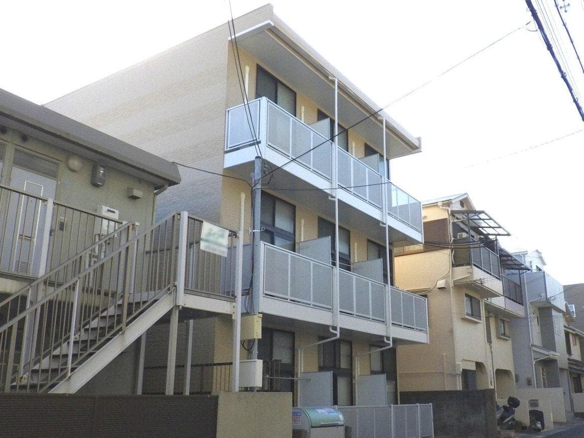 Main exterior of leopalace Duo Rokkoumichi