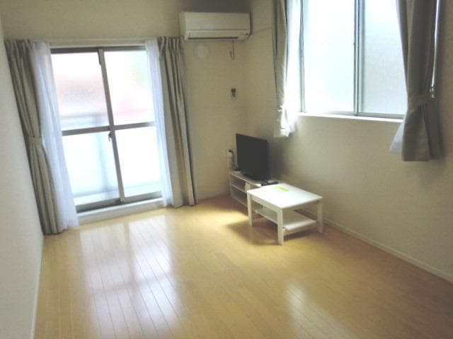 Room image 9