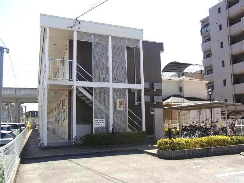 Main exterior of leopalace Flora