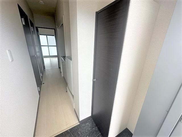 Room image 16